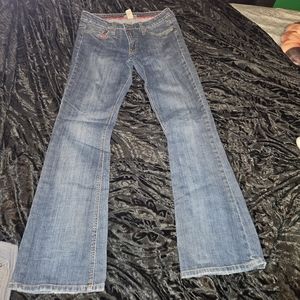 Woman's refuge size 11L jeans